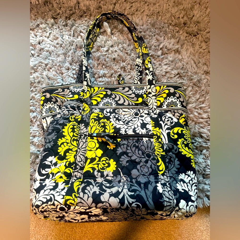 Vera Bradley Vera Tote & Coin Purse Retired Baroque Pattern